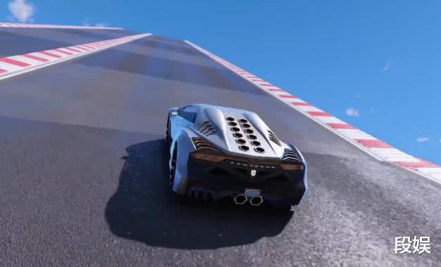 《GTA5》将跑道立起来会怎样？只有这款神级跑车是最快的！(3)