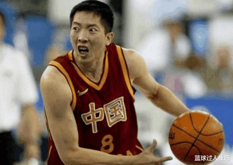 中国男篮5位置最强之人：卫东对科比砍30，姚明放NBA也是内线霸主(7)