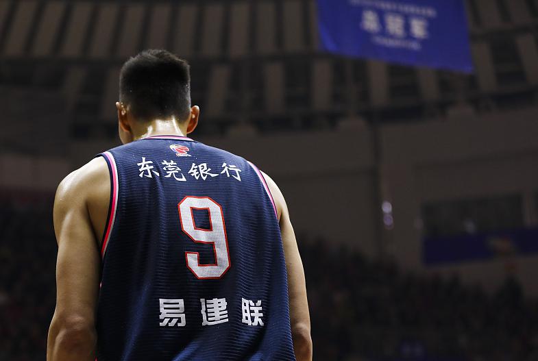 低谷后将迎来辉煌，中国男篮崛起不远，本赛季人才层出不穷