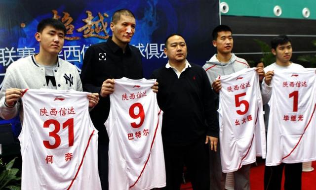 nba孙悦冠军戒指姚明 第一个拿到NBA冠军戒指的中国球员