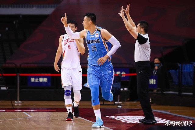 0.6秒罚球绝杀，林书豪不愧NBA总冠军后卫，北京队成广东最强对手(4)