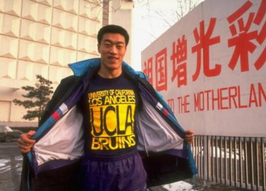 中国第一次nba 他是中国最早进入NBA球员(4)