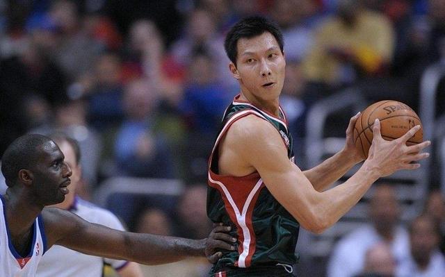姚明在nba哪支球队 姚明在NBA打了8个赛季(3)