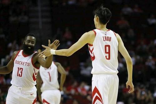 打篮球nba一共几个人 中国打过NBA正式比赛的有六人(11)