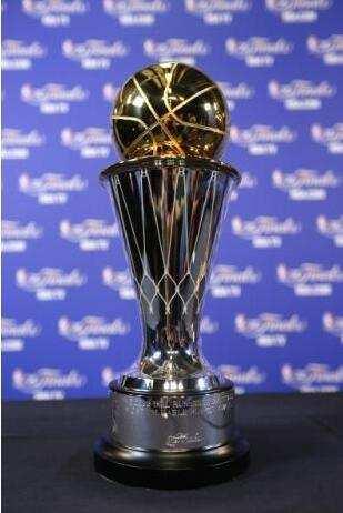 nba奖杯只有一个吗 NBA的奖杯奖项(3)