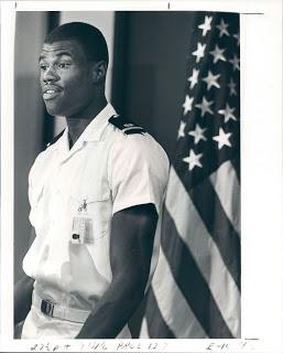 nba大卫罗宾逊 大卫·罗宾逊为何是“海军上将”(4)