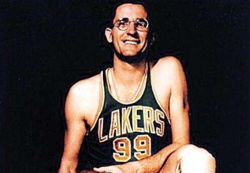 nba带眼镜的球员 NBA历史五大戴眼镜球员(1)