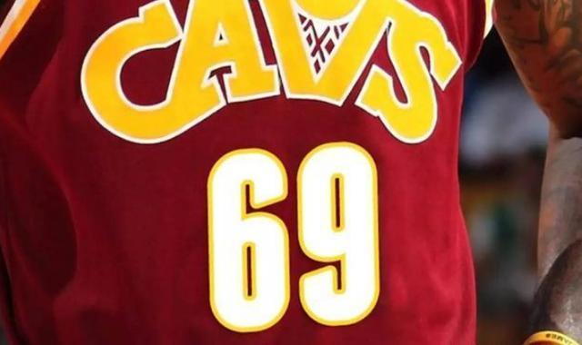 nba无人选的球衣号 NBA至今无人穿过的球衣号码(2)
