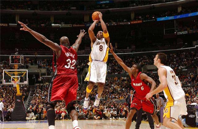 进nba的篮球技术 美媒评NBA历史篮球技术最好的球员(8)