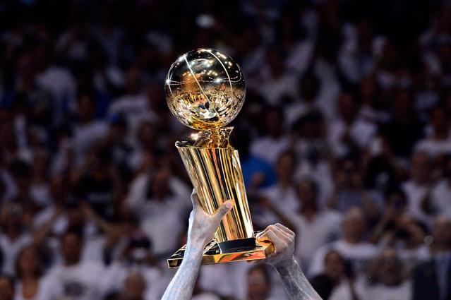 nba冠军奖杯动漫图 为什么将NBA总冠军奖杯叫奥布莱恩杯(1)