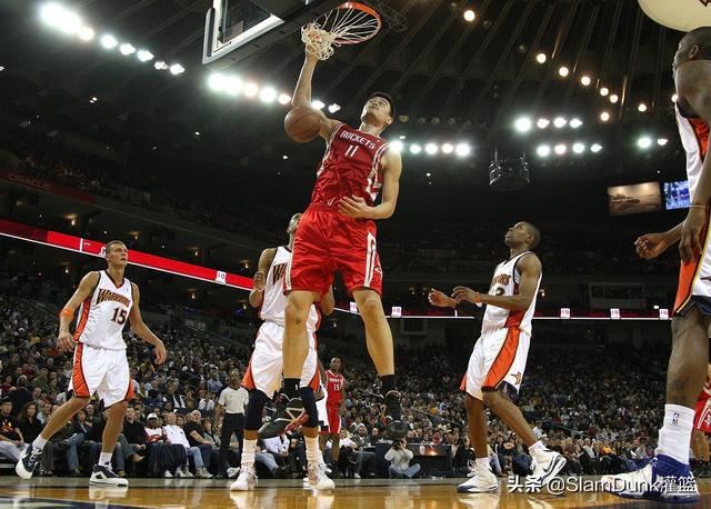 姚明nba菜鸟赛季回顾 从菜鸟到名人堂的NBA生涯(7)