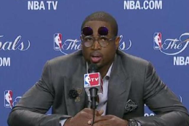 nba眼镜框 NBA球星戴眼镜都啥样(6)