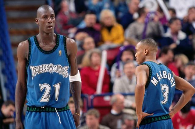 02-03nba战绩 2003年是NBA的“抱团年”(5)