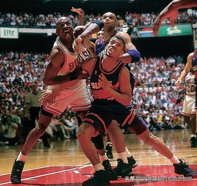 93nba总决赛 1993年NBA总决赛第四场——钻石一代的经典对决(3)
