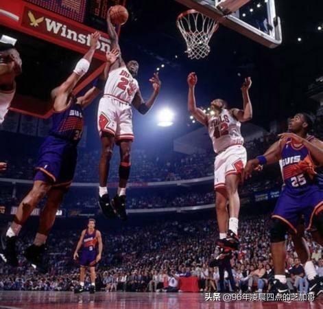 93nba总决赛 1993年NBA总决赛第四场——钻石一代的经典对决(5)