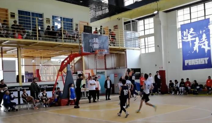 谴责！国内U13篮球赛打头+推人+肘击恶犯不断 给中国篮球拉警报(2)