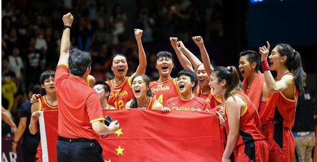 男篮仰望！中国女篮历届奥运会成绩：两次站上领奖台，保底第十名(1)