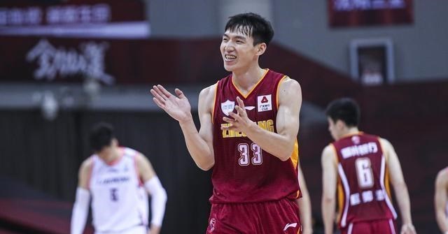 中国男篮现阶段最强12人名单，新疆三人入选，广东一人，辽宁两人