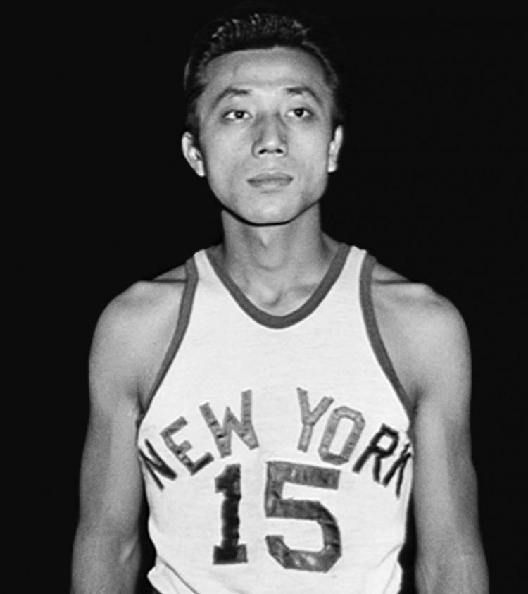 73年前的今天: 三阪亘首秀 成NBA首位亚裔/非白人球员(1)