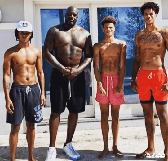 众所周知NBA球星爱炫腹肌，若按美感程度排序 前5是谁？