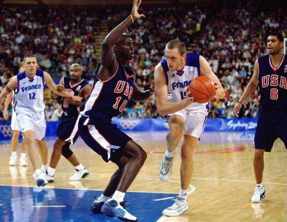 nba加内特20cm 狼王加内特20年NBA都穿过什么鞋(34)