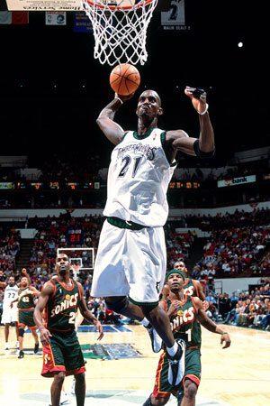 nba加内特20cm 狼王加内特20年NBA都穿过什么鞋(36)