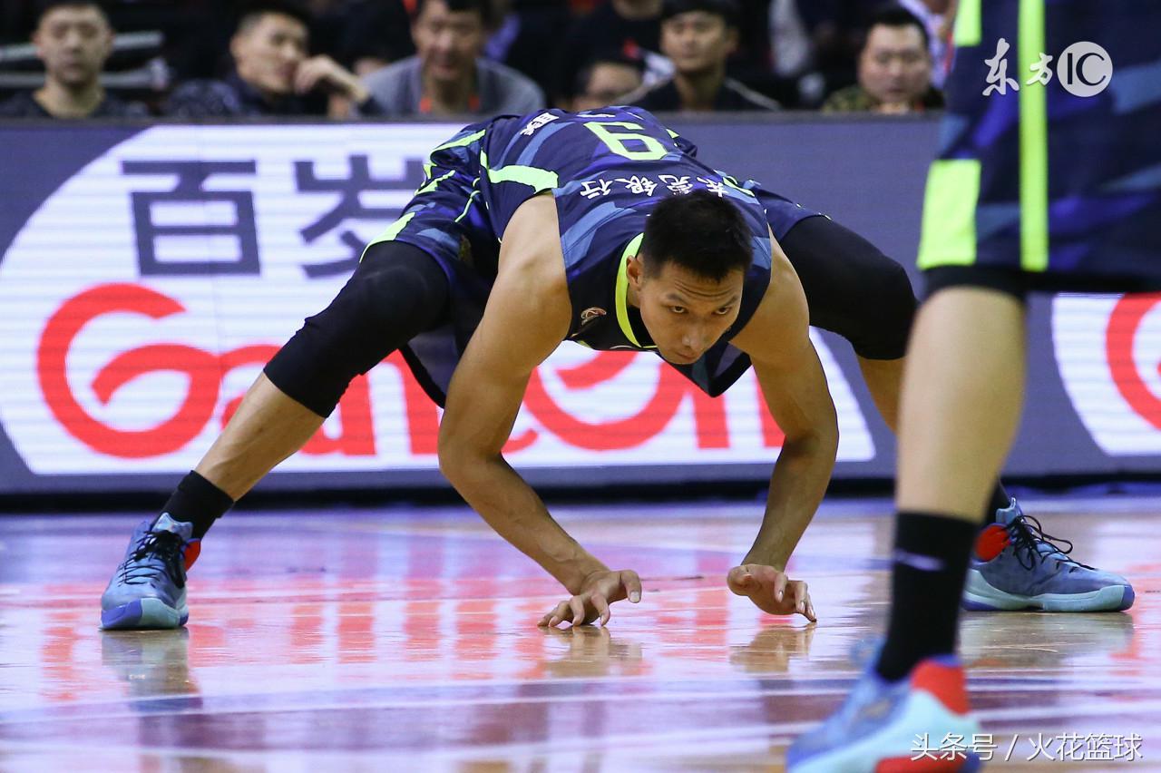 在nba打球的亚洲人 NBA打球的亚洲面孔(8)