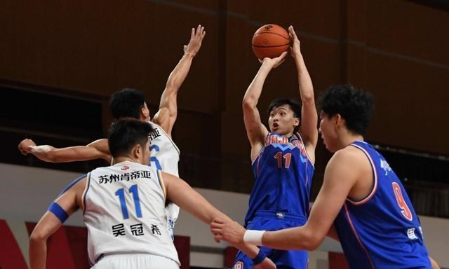 21岁小将接过朱芳雨衣钵，中国男篮未来的第一小前锋？(5)