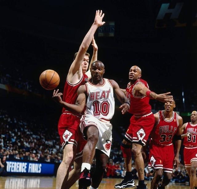 nba 夏日狂热 1996年NBA的狂热市场(7)