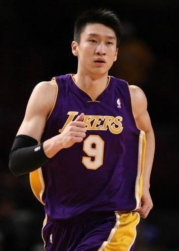 日本登录nba的球员 那些登录NBA的中国球员(7)