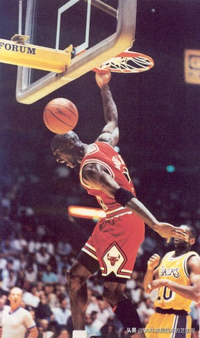 1991年美国nba总决赛 1991年NBA总决赛第一场——遗憾的绝杀(6)