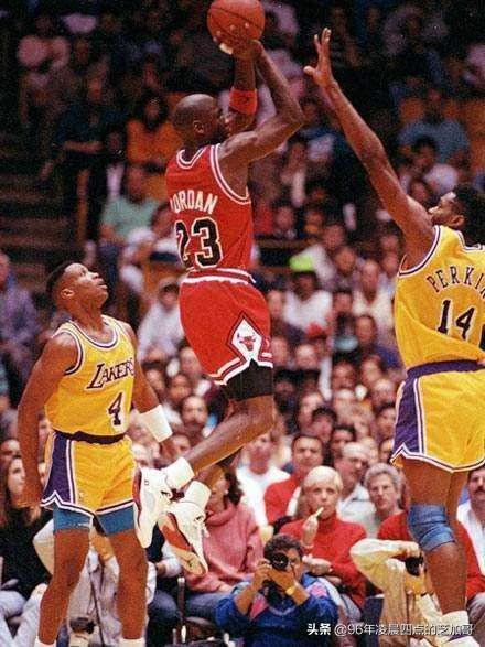 1991年美国nba总决赛 1991年NBA总决赛第一场——遗憾的绝杀(8)