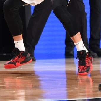 NBA球员上脚：林书豪上脚JLIN ONE牛年配色，浓眉上脚AJ3(2)