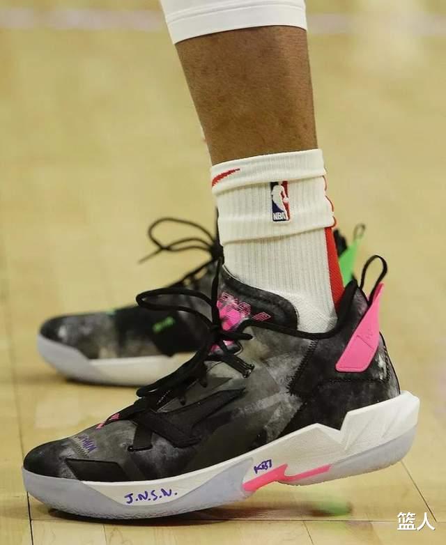 NBA球员上脚：Kyrie7外星人配色，维金斯穿匹克球鞋(13)