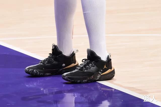 NBA球员上脚：Kyrie7外星人配色，维金斯穿匹克球鞋(19)