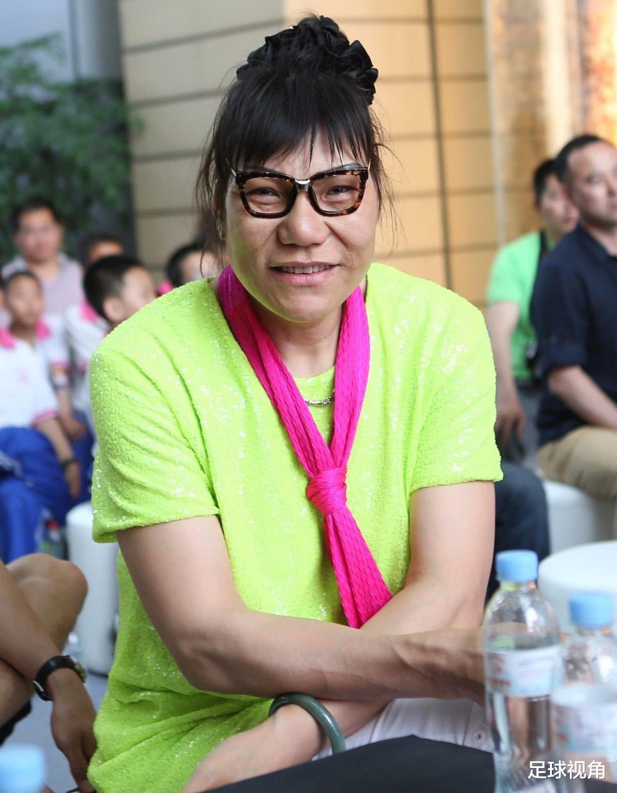 53岁篮球功勋郑海霞，如今双腿变形严重，丈夫已消失多年！(4)