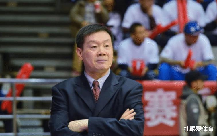 恭喜！中国篮坛金牌教练正式出山，重返新疆队执教，周琦夺冠稳了？(1)