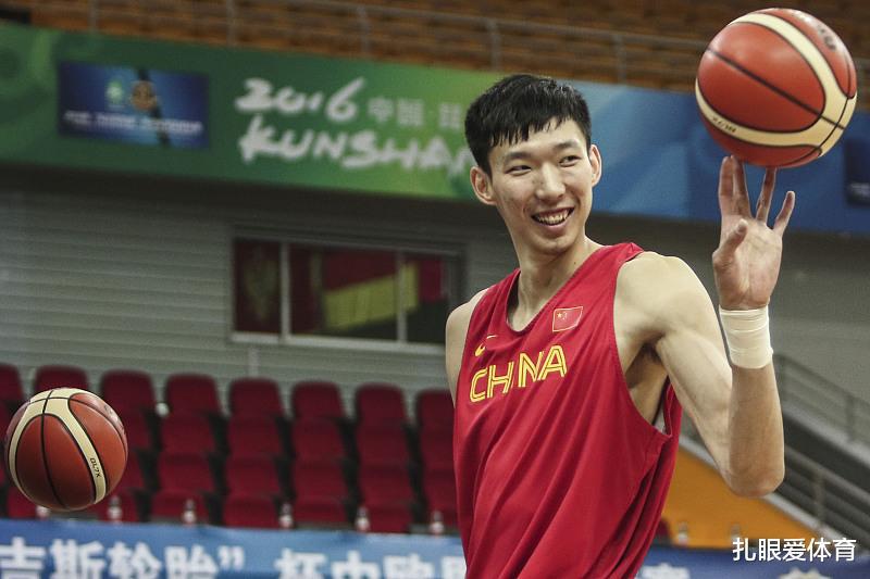恭喜！中国篮坛金牌教练正式出山，重返新疆队执教，周琦夺冠稳了？(4)
