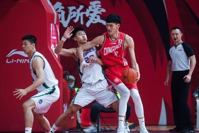中国篮坛2米25内线新人表现糟糕，被CBA名帅弃用！能证明自己吗？(3)
