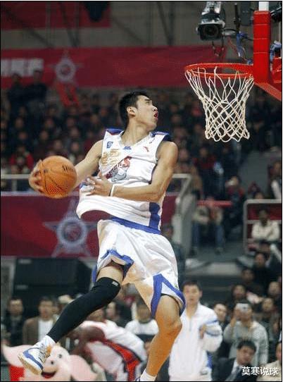 篮球解说徐咏，被伤病毁掉的最可惜的天才，当年风采不输张镇麟(2)