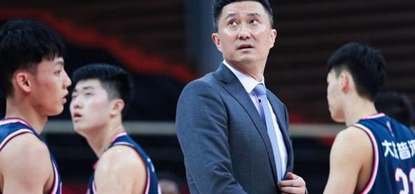 杨鸣、杜峰、阿的江和刘维伟四位主教练在球员时候表现如何？