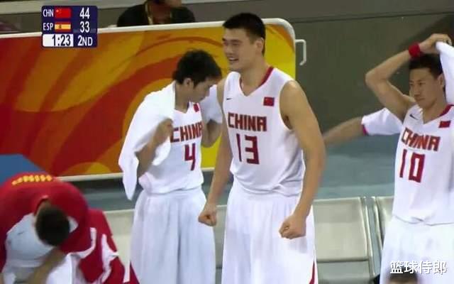 答球迷：为何08奥运中国男篮输美国31分，却和西班牙缠斗到最后？(2)