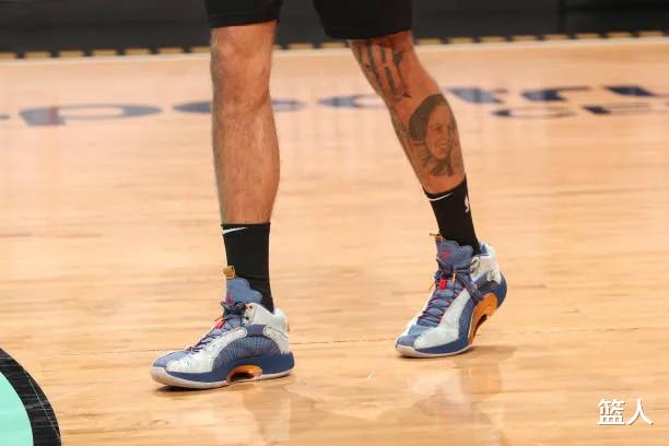 NBA球员上脚：李宁CJ1新配色，鞋王塔克这双鞋太狠了(3)