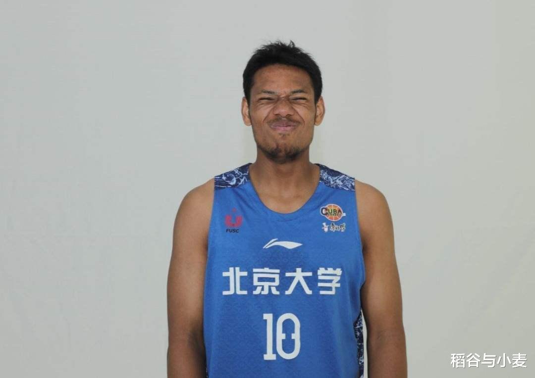 作为中国男篮史上首位混血球员，祝铭震真的有资格入选吗？(2)