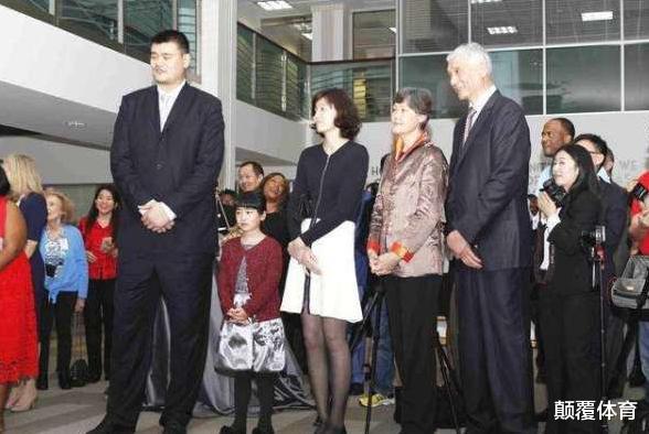 中国男篮巨人姚明2米26，他的女儿、父亲、爷爷都有多高？(3)
