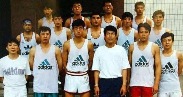 为什么现在的中国男篮比不上以前的两届黄金一代？(4)