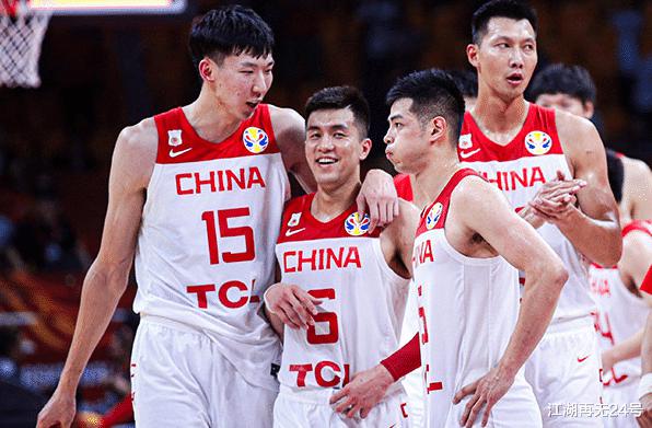 FIBA男篮最新排名出炉！东契奇带队杀入前四，中国领先日本7位，第一毫无悬念(6)