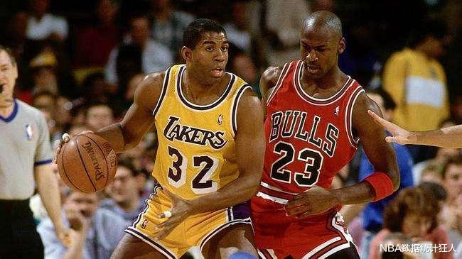 解析：为什么说1987-88赛季常规赛MVP是NBA历史上竞争最激烈的，因为有3个历史最佳球员。(4)