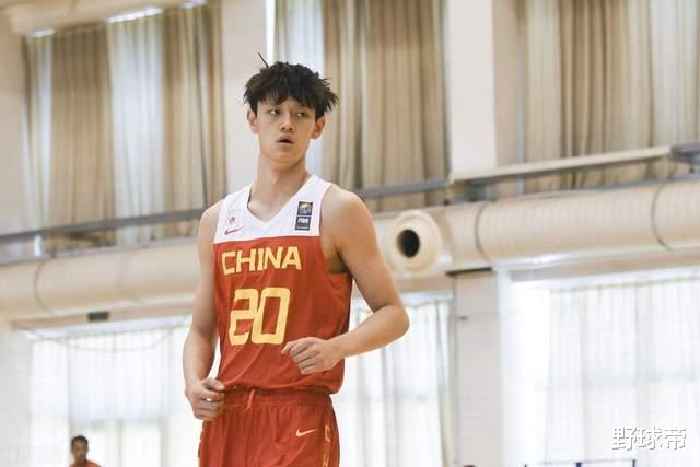 增重20斤！身高2米07，打外线！中国最强高中生，下一站冲击NBA？(2)