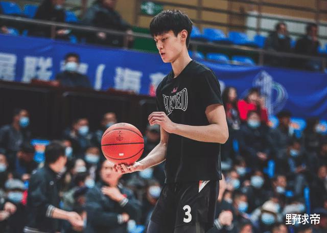 增重20斤！身高2米07，打外线！中国最强高中生，下一站冲击NBA？(4)
